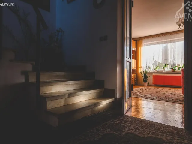 Prodej rodinného domu 260 m², pozemek 615 m²