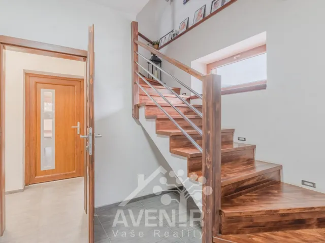 Prodej rodinného domu 415 m², pozemek 1105 m², Valašská Polanka