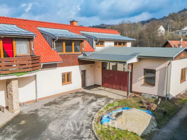 Prodej rodinného domu 415 m², pozemek 1105 m², Valašská Polanka