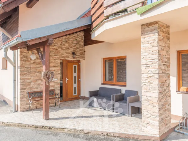 Prodej rodinného domu 415 m², pozemek 1105 m², Valašská PolankaProdej rodinného domu 415 m², pozemek 1105 m², Valašská Polanka
