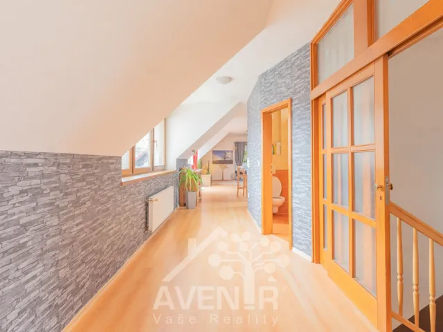 Prodej rodinného domu 415 m², pozemek 1105 m², Valašská Polanka