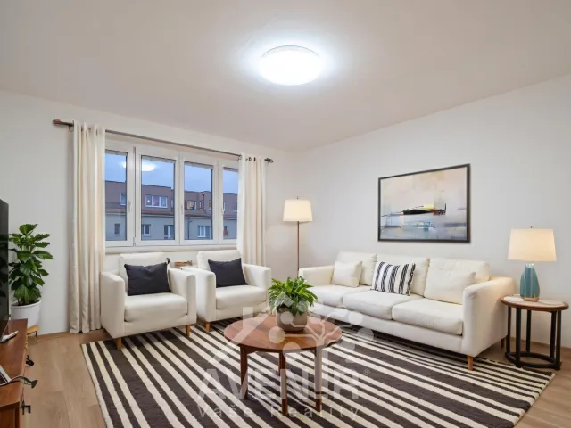 Pronájem bytu 3+1 72 m², Benešovo nábřeží, Zlín