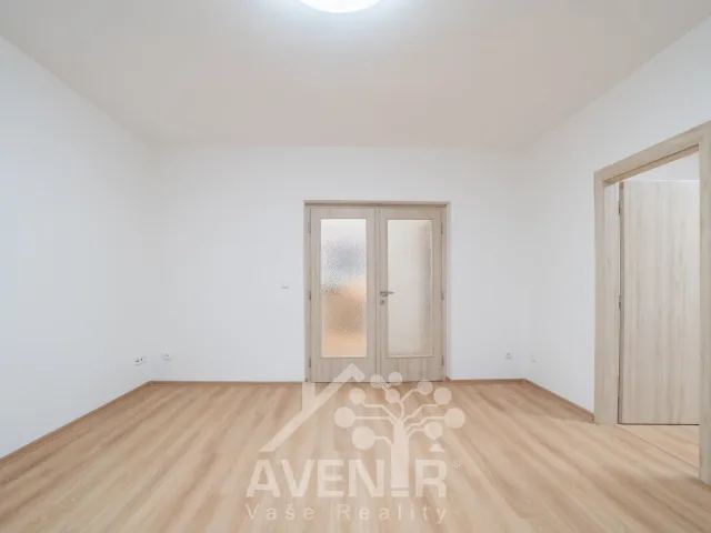 Pronájem bytu 3+1 72 m², Benešovo nábřeží, Zlín