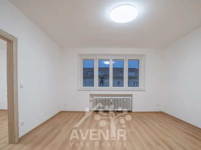 Pronájem bytu 3+1 72 m², Benešovo nábřeží, Zlín