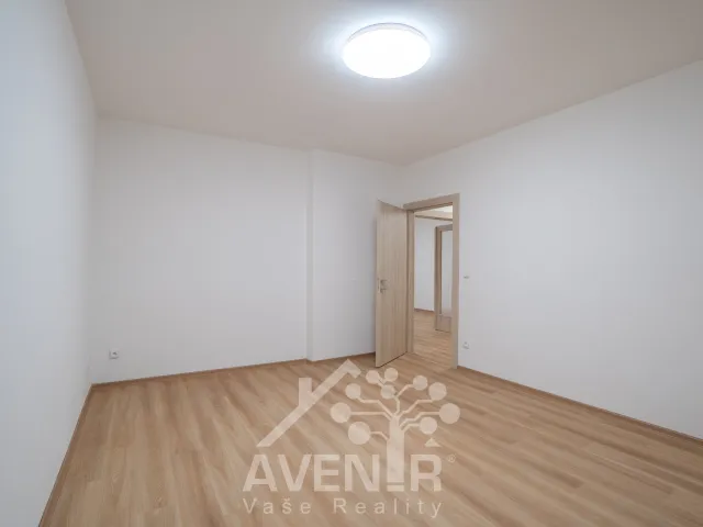 Pronájem bytu 3+1 72 m², Benešovo nábřeží, Zlín