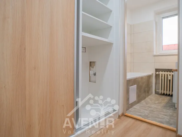 Pronájem bytu 3+1 72 m², Benešovo nábřeží, Zlín