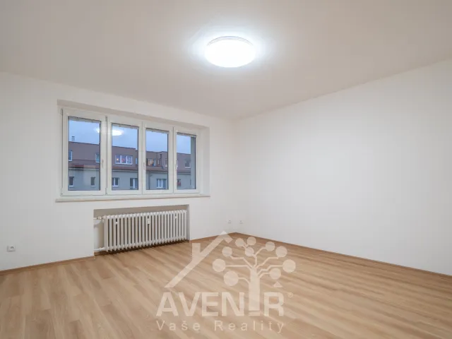 Pronájem bytu 3+1 72 m², Benešovo nábřeží, Zlín