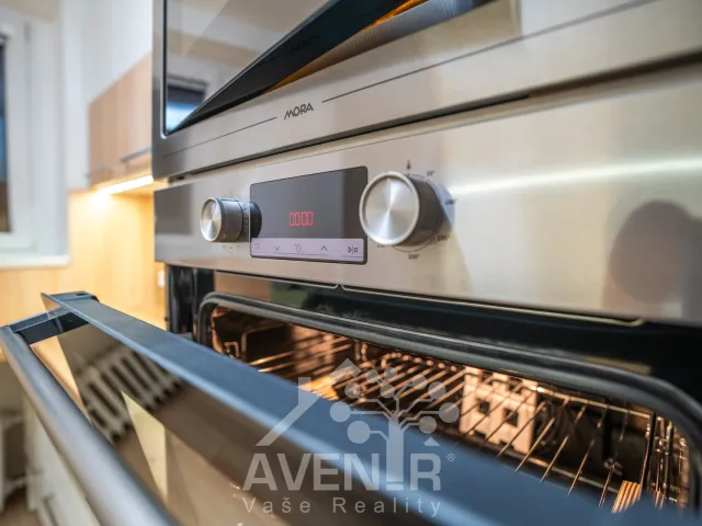 Pronájem bytu 3+1 72 m², Benešovo nábřeží, Zlín