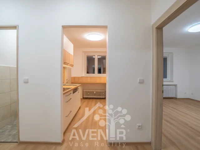 Pronájem bytu 3+1 72 m², Benešovo nábřeží, Zlín