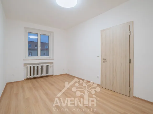 Pronájem bytu 3+1 72 m², Benešovo nábřeží, Zlín