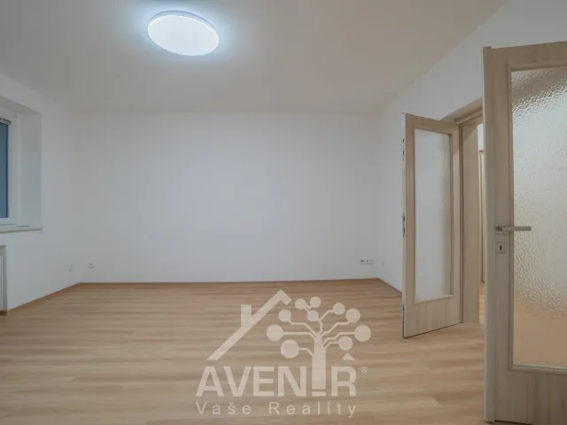 Pronájem bytu 3+1 72 m², Benešovo nábřeží, Zlín