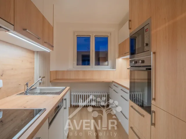 Pronájem bytu 3+1 72 m², Benešovo nábřeží, Zlín