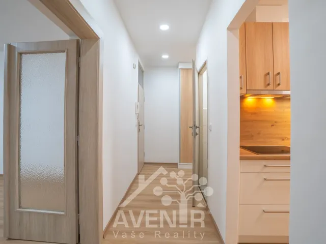 Pronájem bytu 3+1 72 m², Benešovo nábřeží, Zlín