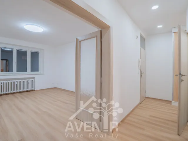 Pronájem bytu 3+1 72 m², Benešovo nábřeží, Zlín