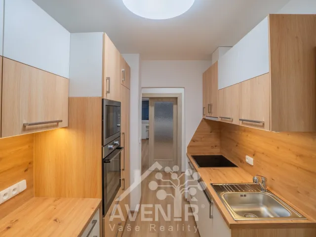Pronájem bytu 3+1 72 m², Benešovo nábřeží, Zlín