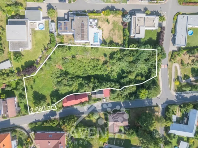 Prodej stavebního pozemku 2666 m²,Zlín - Příluky