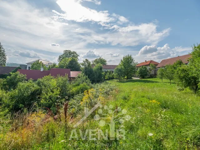 Prodej stavebního pozemku 2666 m²,Zlín - Příluky