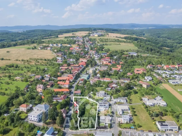 Prodej stavebního pozemku 2666 m²,Zlín - Příluky