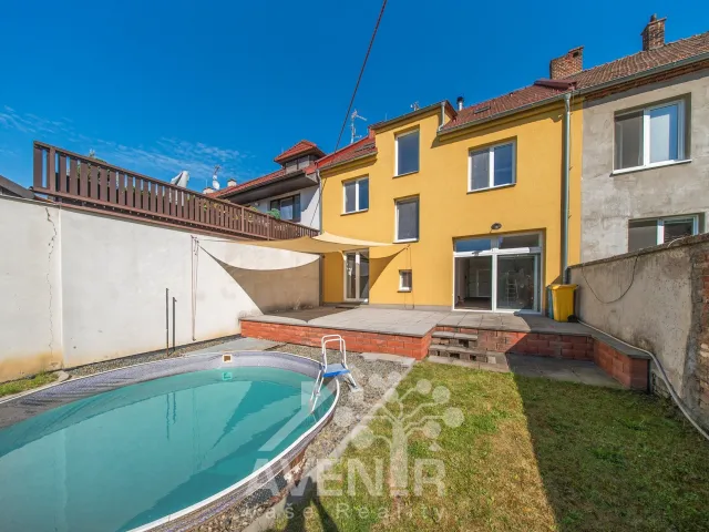 Prodej rodinného domu 268 m², pozemek 388 m², Držovice