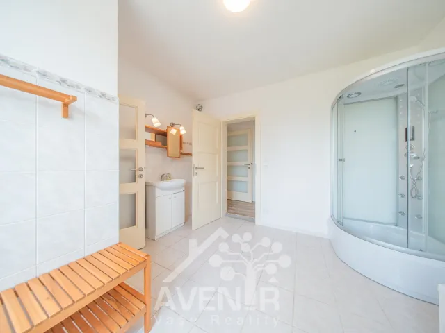 Prodej rodinného domu 268 m², pozemek 388 m², Držovice