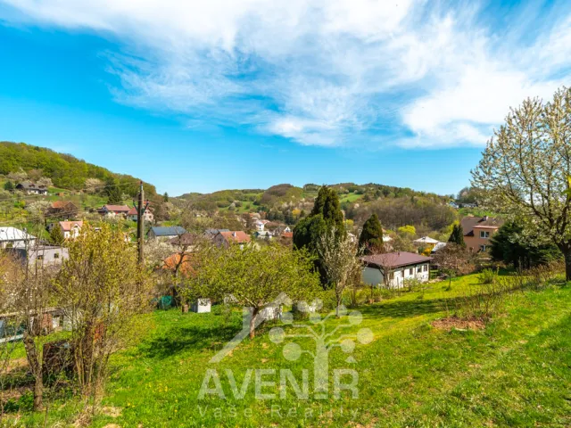 Prodej stavebního pozemku 1638 m², Kašava