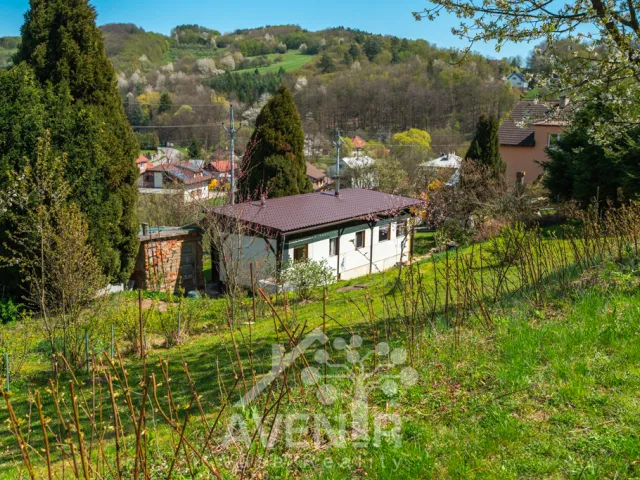 Prodej stavebního pozemku 1638 m², Kašava