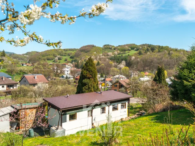Prodej stavebního pozemku 1638 m², Kašava
