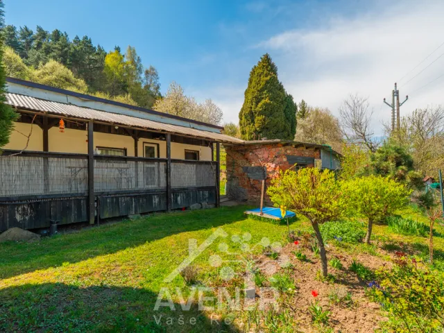 Prodej stavebního pozemku 1638 m², Kašava