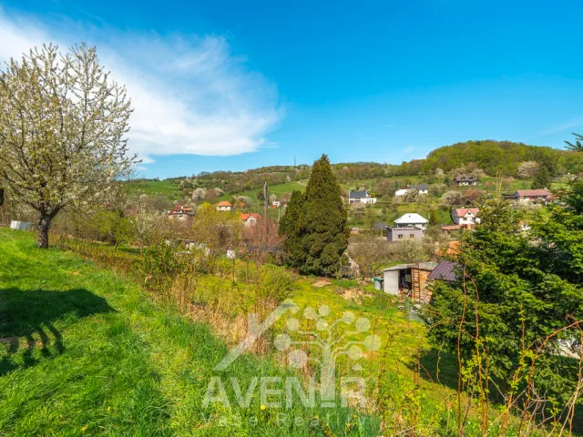 Prodej stavebního pozemku 1638 m², Kašava