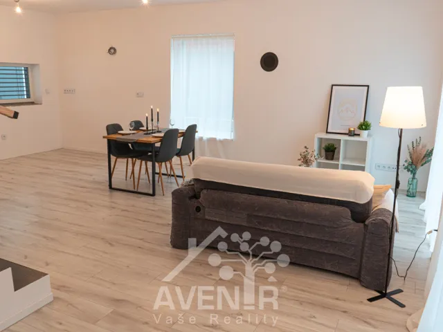 Prodej rodinného domu 158 m², pozemek 247 m², Sportovní, Milovice - Mladá
