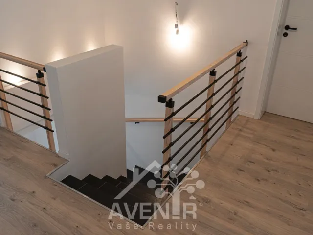 Prodej rodinného domu 158 m², pozemek 247 m², Sportovní, Milovice - Mladá