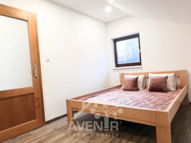 Pronájem bytu 1+1 39 m², Jivina