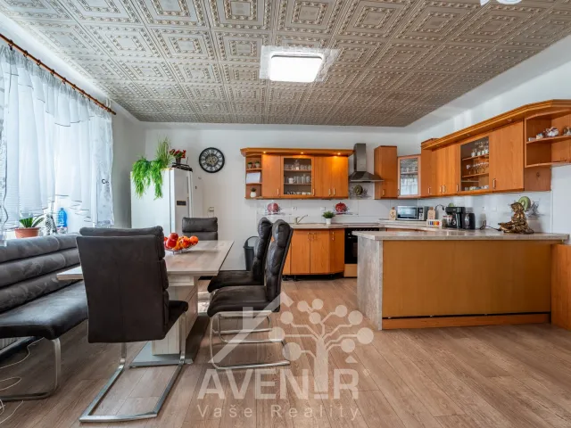 Prodej rodinného domu 222 m², Kovaňská, Katusice