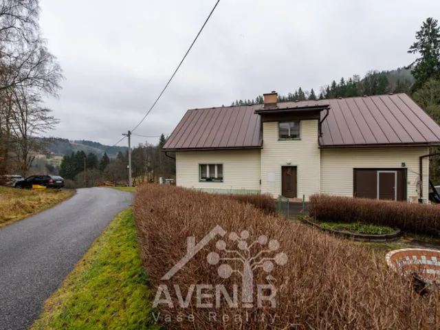 Prodej rodinného domu 244 m², pozemek 1336 m², Bozkov