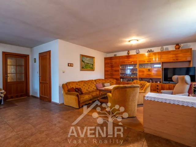 Prodej rodinného domu 244 m², pozemek 1336 m², Vysocká, Semily