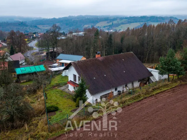 Prodej rodinného domu 244 m², pozemek 1336 m², Vysocká, Semily