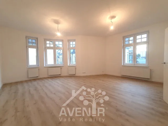 Prodej bytu 1+kk 82 m², Anenské náměstí, Jablonec nad Nisou