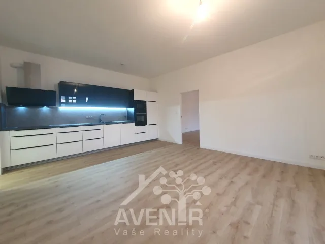 Prodej bytu 1+kk 82 m², Anenské náměstí, Jablonec nad Nisou