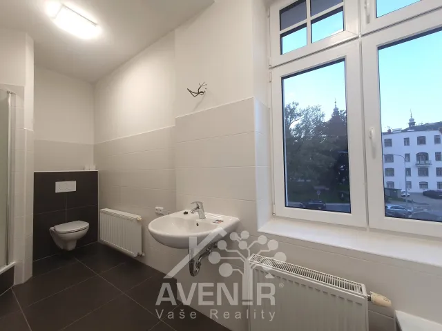 Prodej bytu 1+kk 82 m², Anenské náměstí, Jablonec nad Nisou