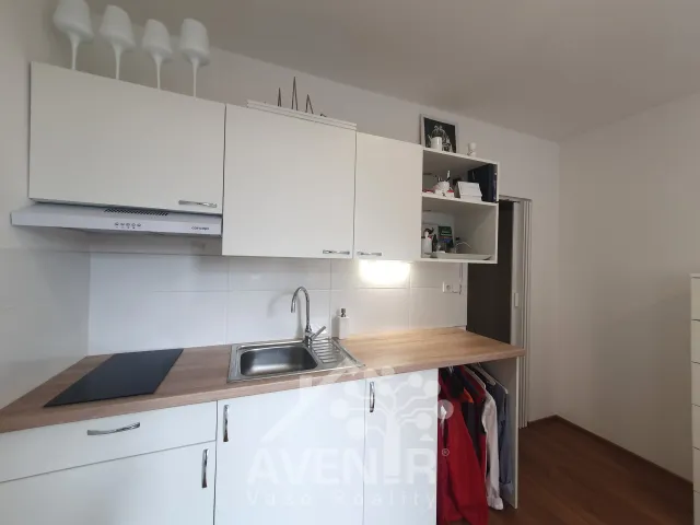 Pronájem bytu 1+kk 20 m², Na Výšině, Jablonec nad Nisou