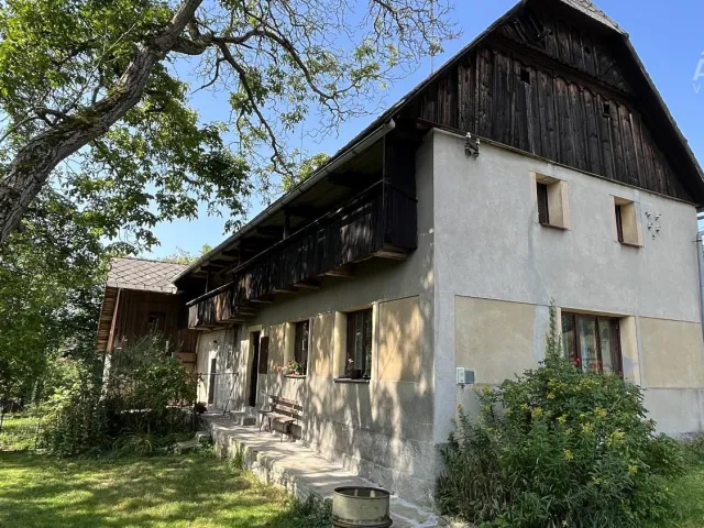 Prodej rodinného domu 90 m², pozemek 1 074 m²