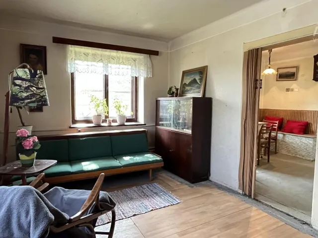 Prodej rodinného domu 90 m², pozemek 1 074 m²