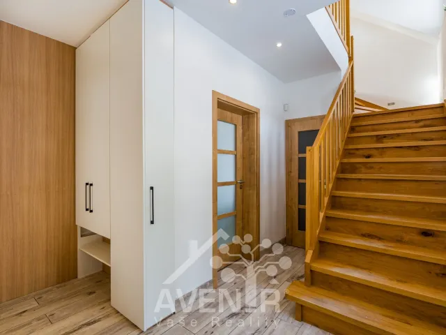 Prodej rodinného domu 200 m², pozemek 2424 m², Josefův Důl