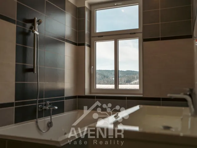 Prodej rodinného domu 200 m², pozemek 2424 m², Josefův Důl