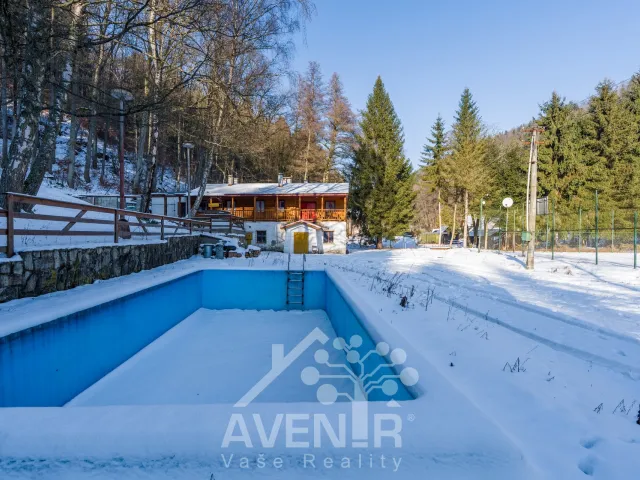 Prodej chaty 278 m², pozemek 3642 m², Sielnica, Slovensko