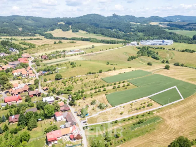 Prodej stavebního pozemku 5017 m², Lačnov