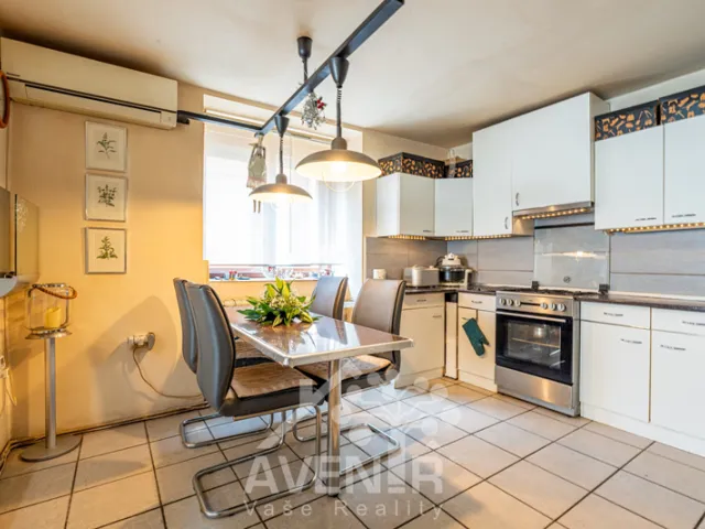 Prodej rodinného domu 190 m², pozemek 626 m², Kostelní, Sadská