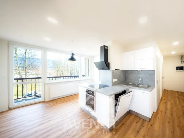Pronájem bytu 4+kk 71 m², Sídliště, Hejnice