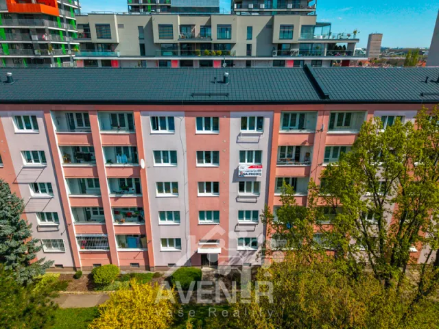 Prodej bytu 2+1 53 m², Nad úžlabinou, Praha - Malešice
