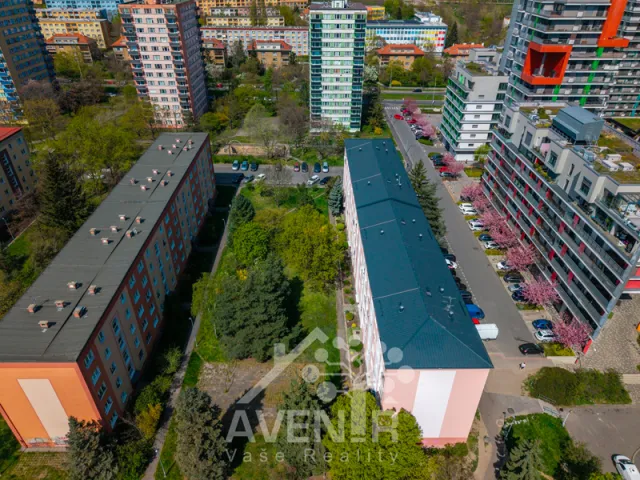Prodej bytu 2+1 53 m², Nad úžlabinou, Praha - Malešice